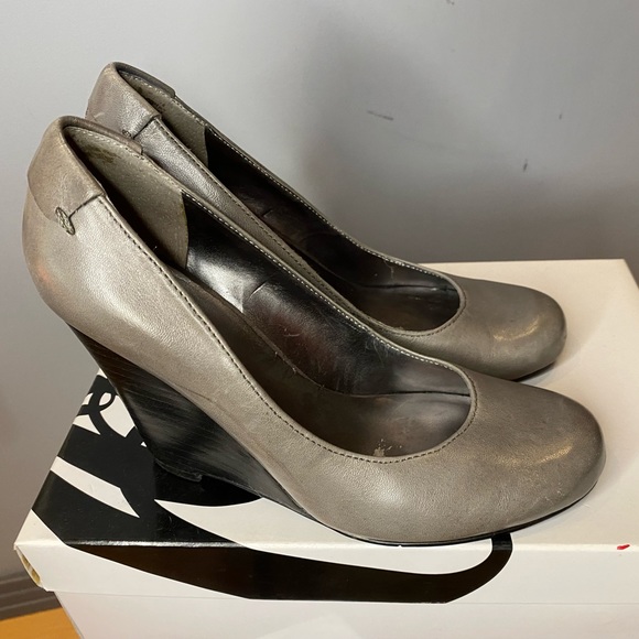 Nine West - 3.5” wedges - “Smooch” - leather - size 5 - grey - good condition - Picture 2 of 5